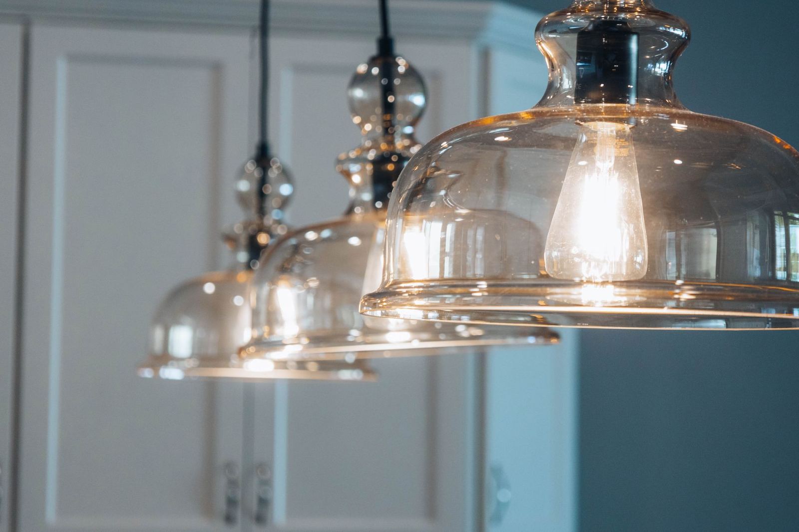Clear glass pendant lamps